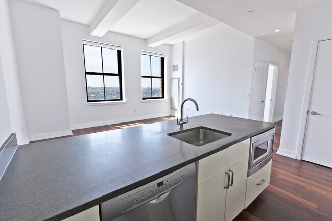 Building Photo - One Hanson