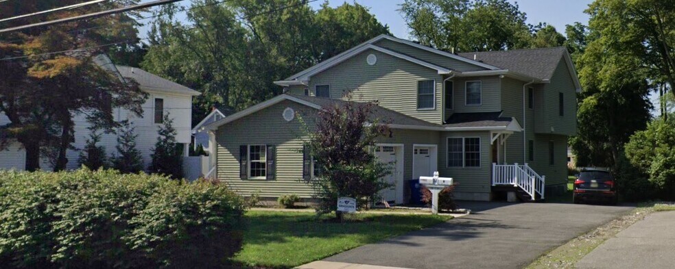 Building Photo - 36 W Hanover Ave