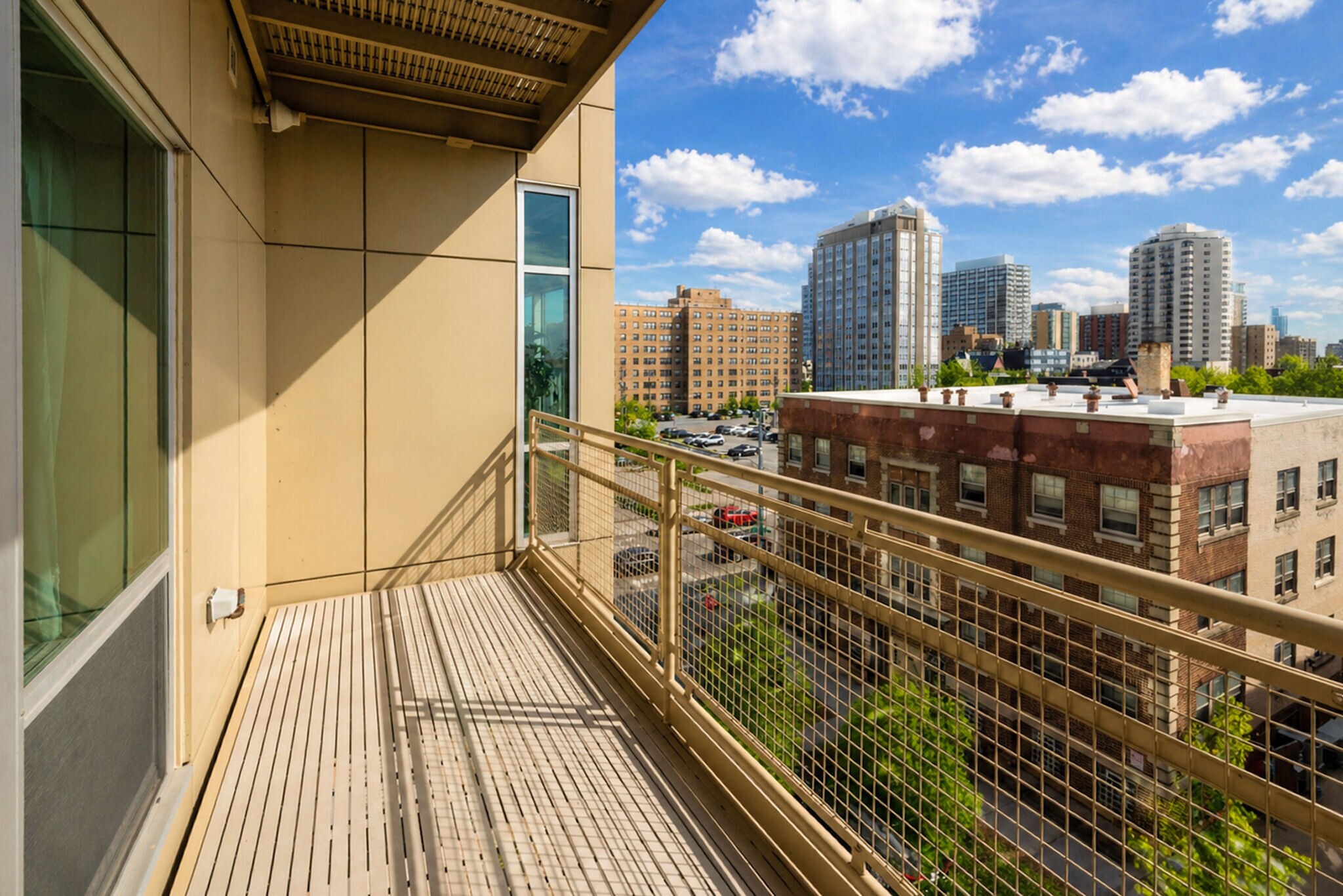 Building Photo - 1550 E Royall Pl