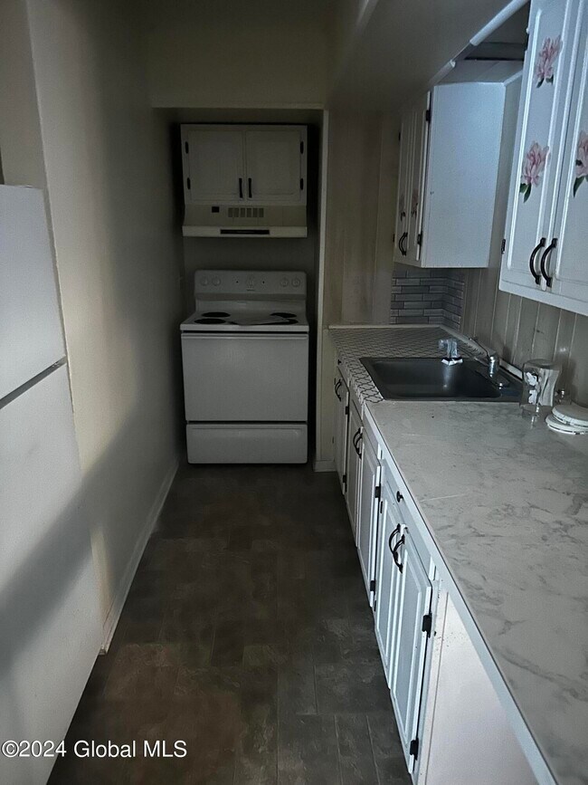 Building Photo - 46 Hackett Blvd