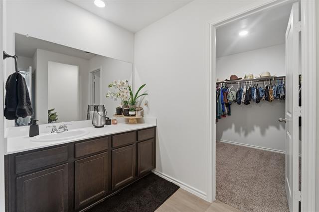 Building Photo - 124 Creek End Dr