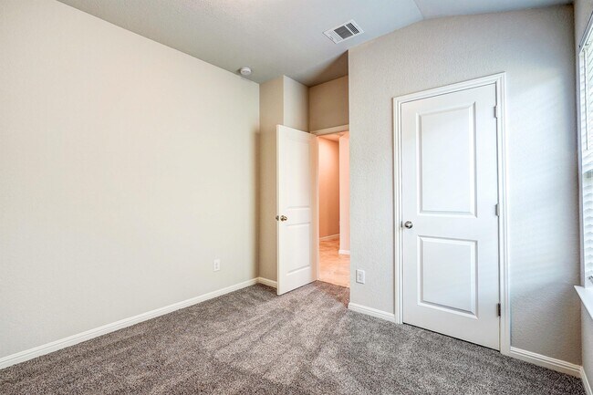Building Photo - 1007 Whelk Loop