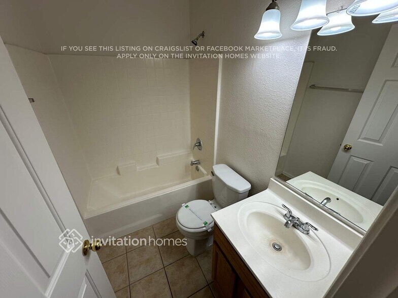 Building Photo - 7213 S 8th St