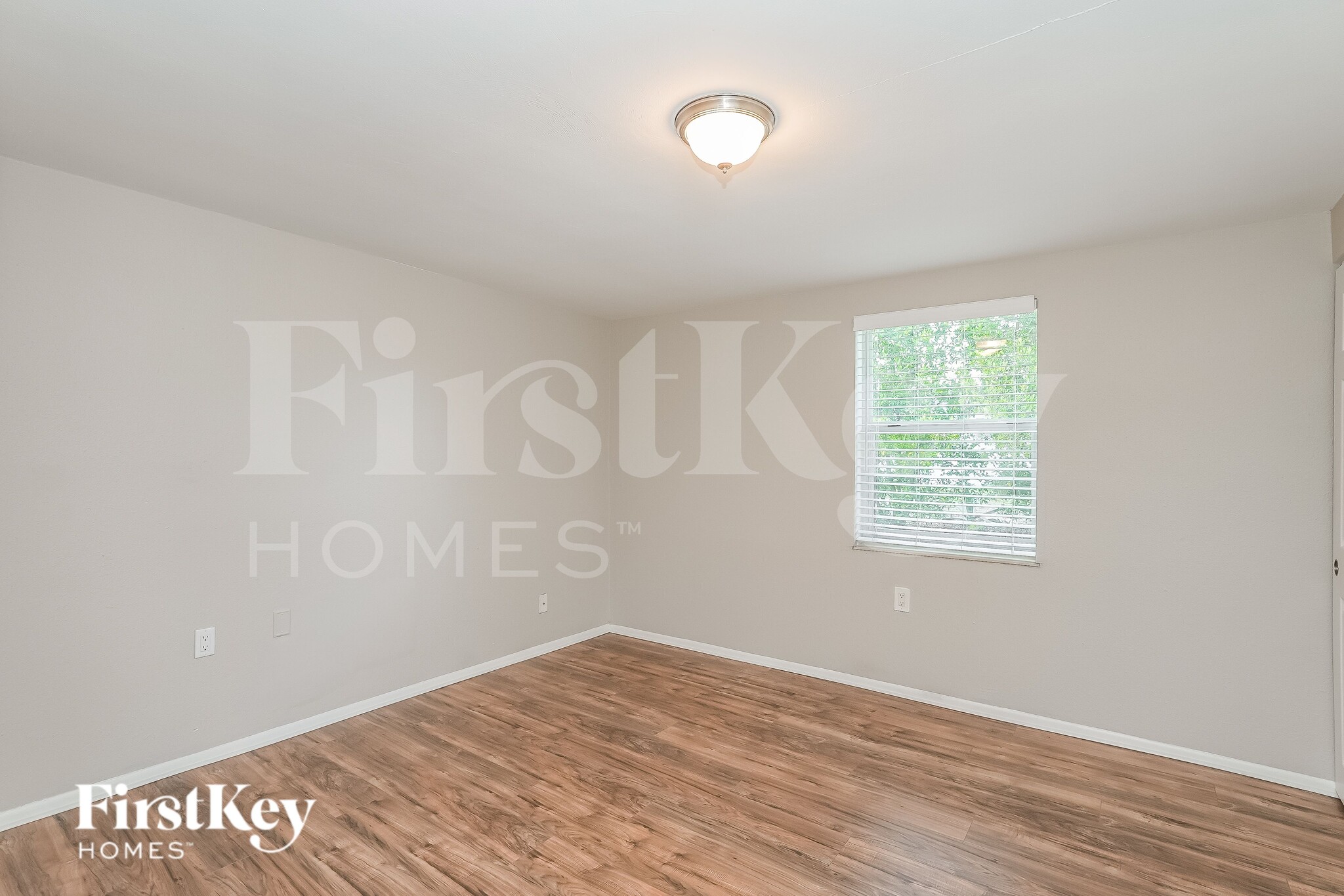 Building Photo - 3530 Brompton Dr