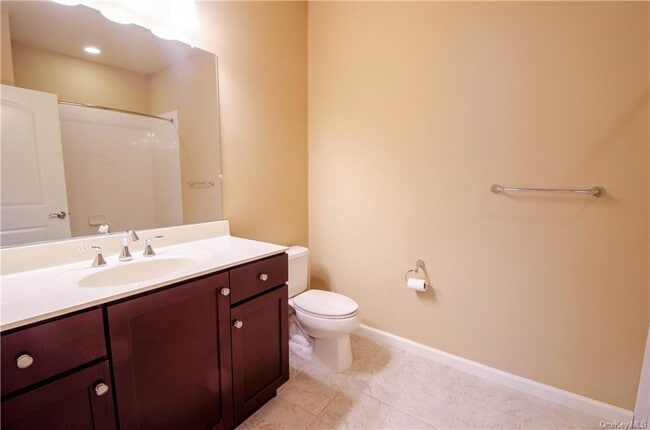 Building Photo - 204 Canter Ct