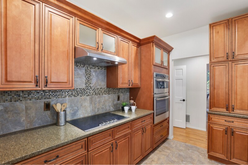 Building Photo - 2541 Lynnwood Ave NE