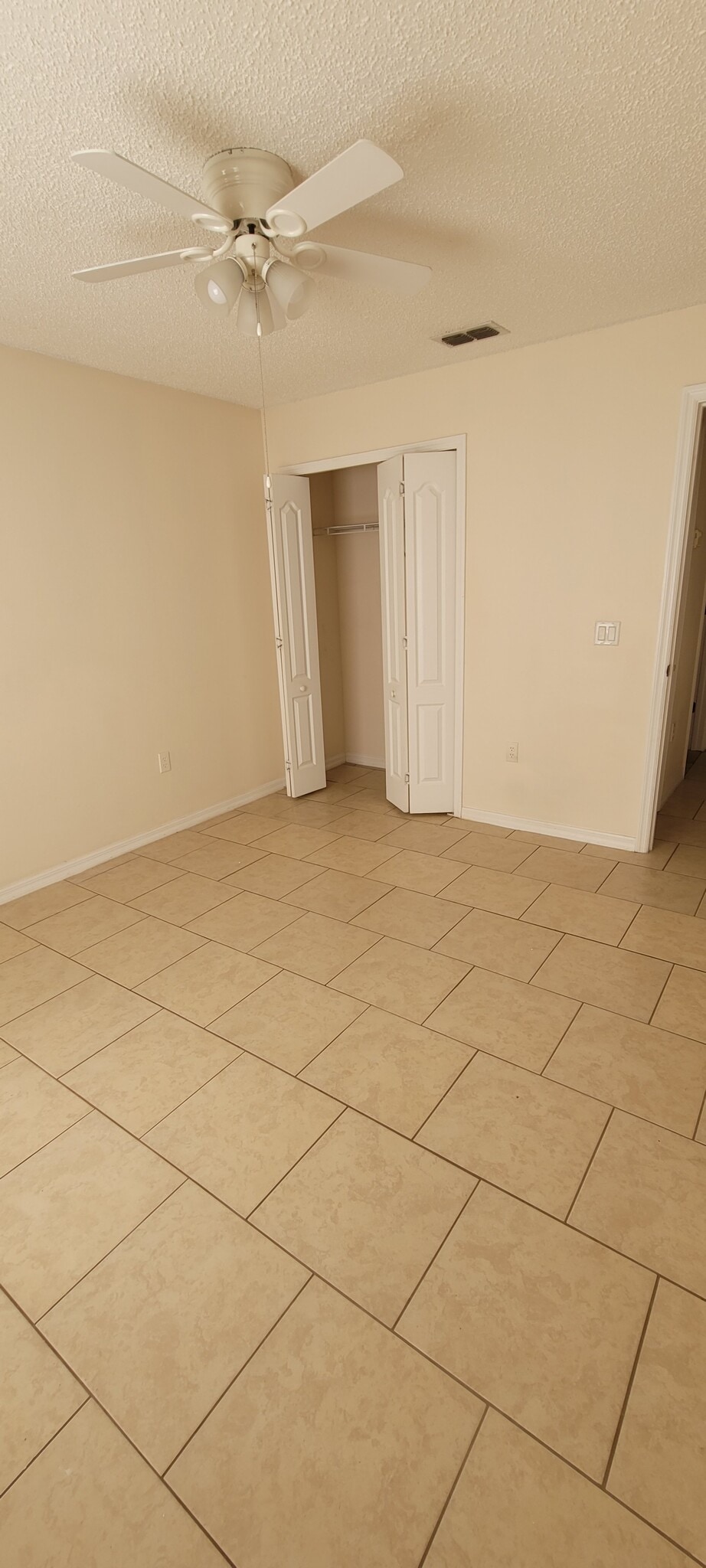 Building Photo - 268 Gala Cir