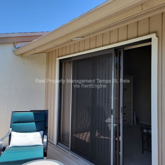 Building Photo - 12310 Capri Cir N