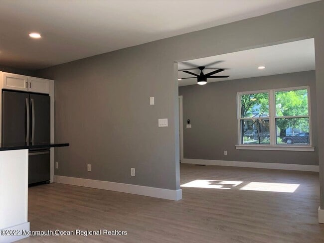 Building Photo - 517 Asbury Ave