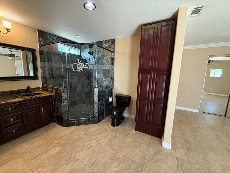Building Photo - 2251 Indian Horse Dr