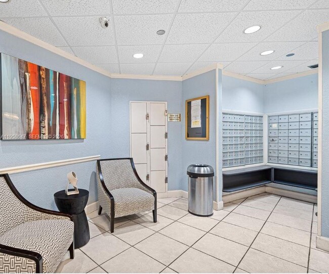 Building Photo - 1000 St Charles Pl