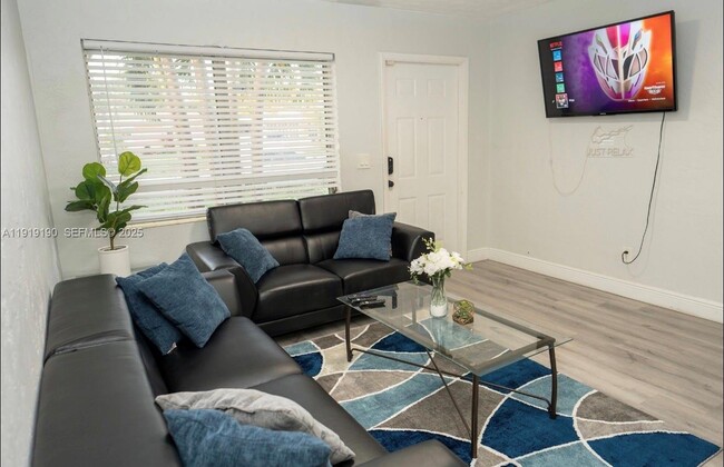 Building Photo - 6512 SW 24th St