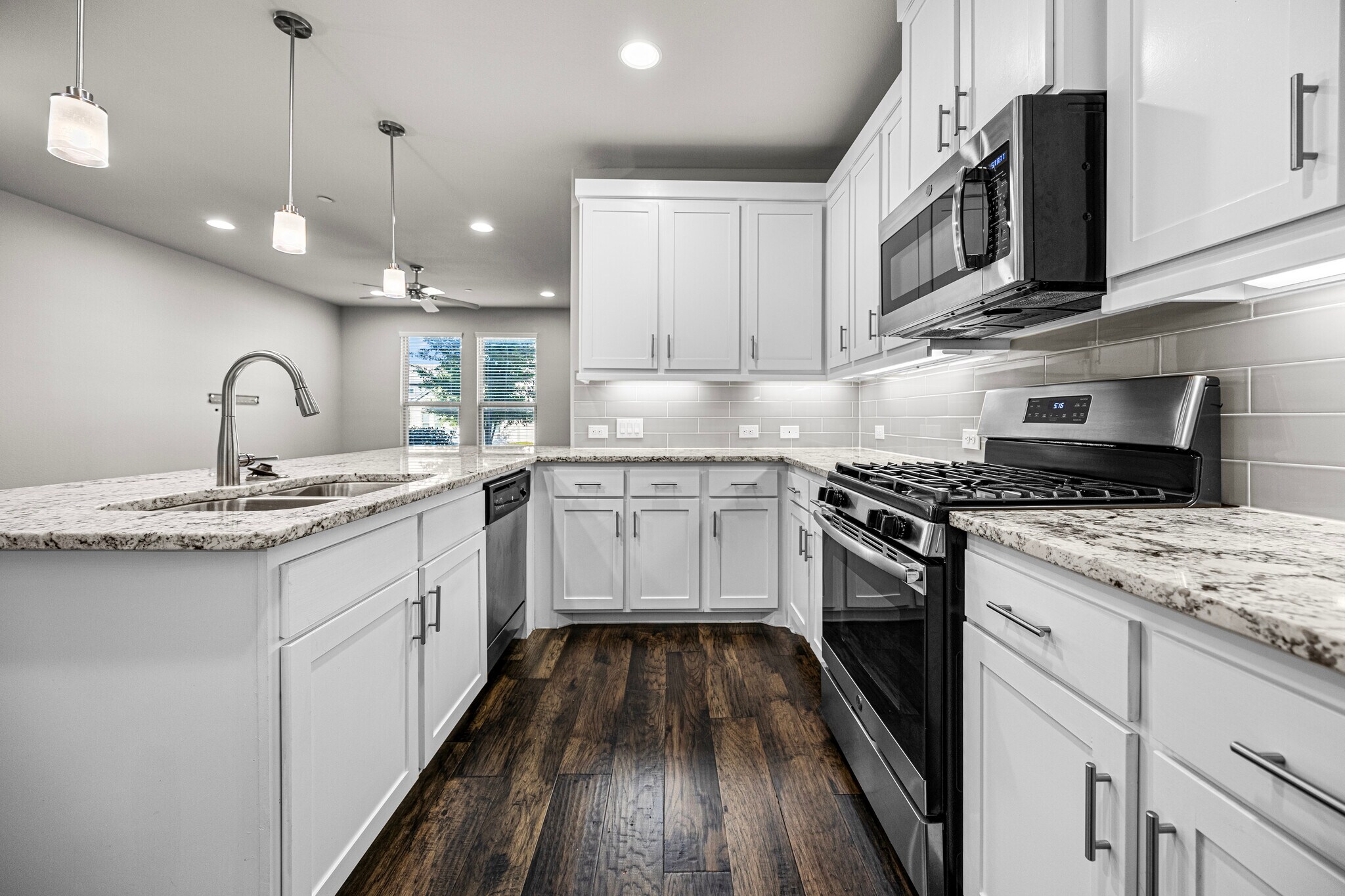 Building Photo - 1217 Pebblebrook Ln