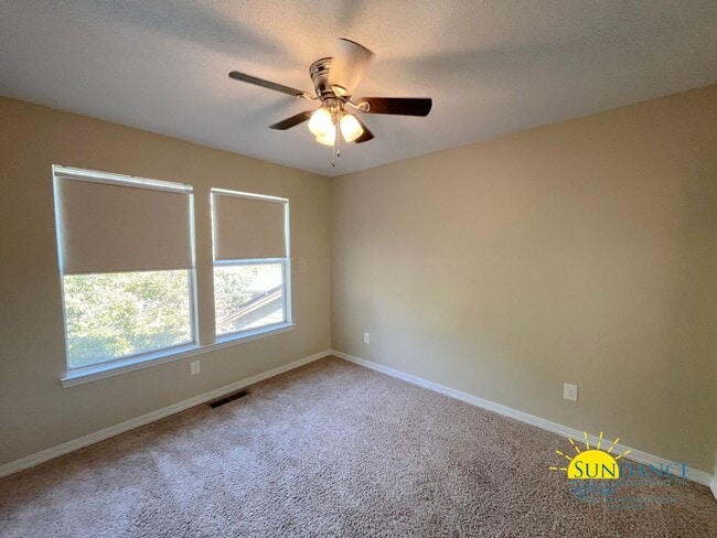 Building Photo - Stunning 3 Bedroom Home in desirable Crosswinds Landing of Fort Walton!