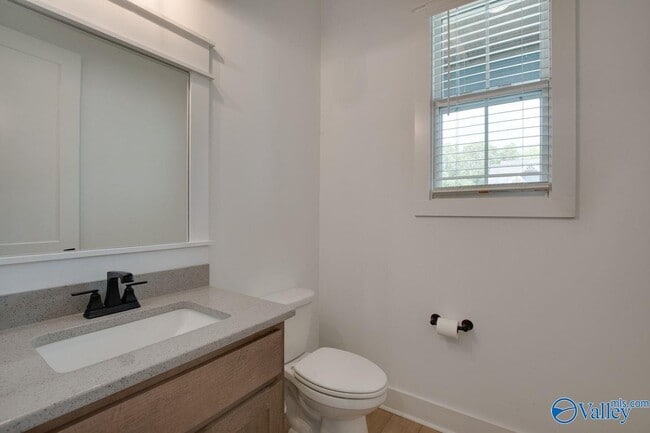 Building Photo - 6128 Pembrook Pond Pl SE