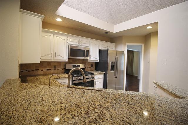 Building Photo - 906 Moore St