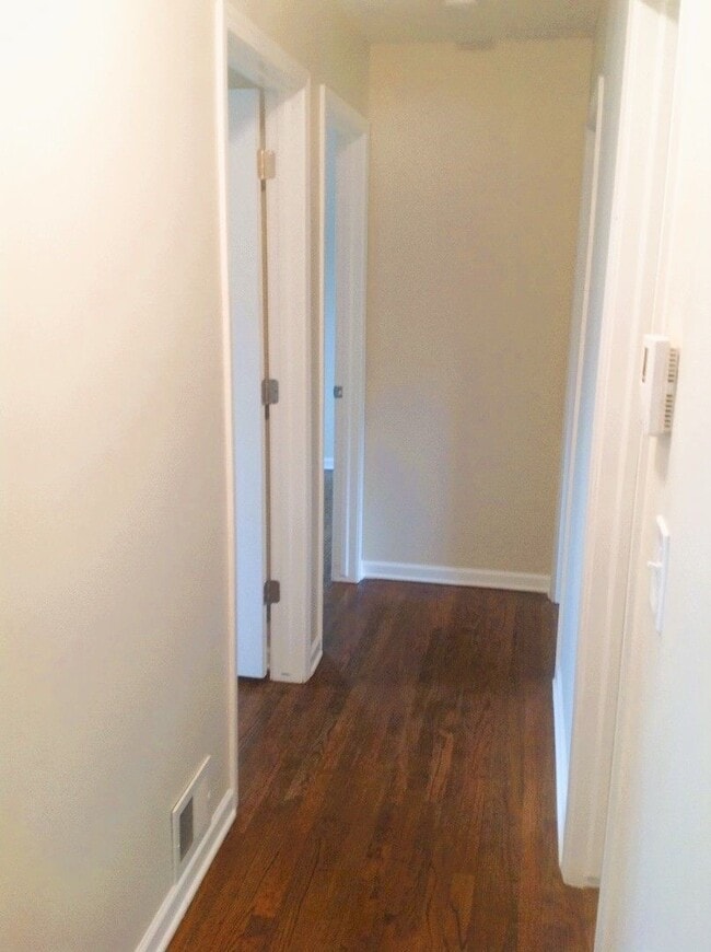 Building Photo - Beautiful Ralston 3 Bedroom Home Across from Park! Garage and fenced yard!