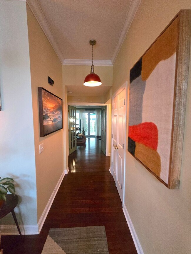 Building Photo - Rare opportunity in prestigious Hiram Square! First floor, condominium with 2-bedrooms & bonus ro...