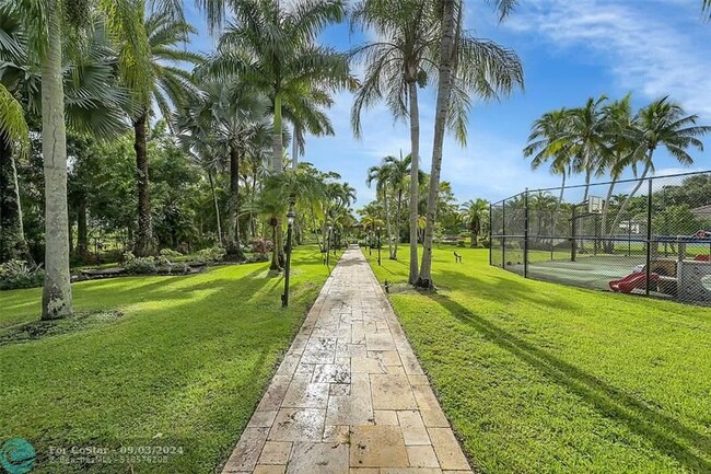 Building Photo - 4200 Coral Hills Dr