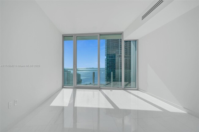 Building Photo - 300 Biscayne Blvd Way