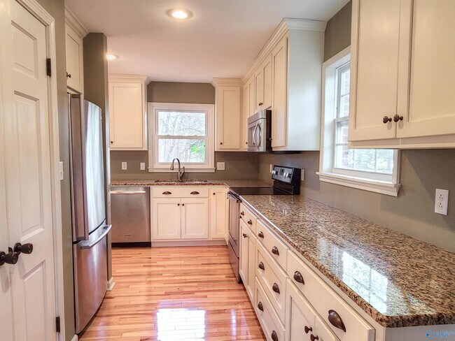 Building Photo - 6612 Robinhood Ln NW