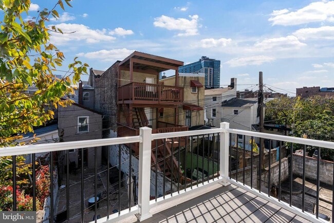 Building Photo - 919 Stiles St