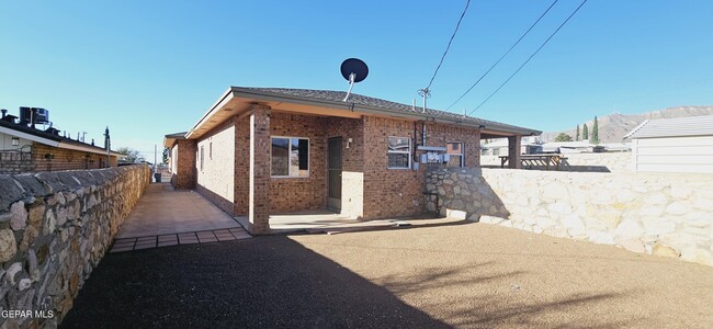 Building Photo - 3901 Van Buren Ave
