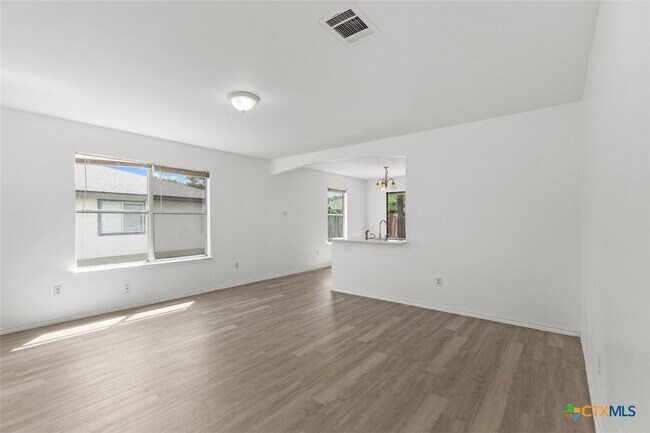 Building Photo - 112 James Lin Cir