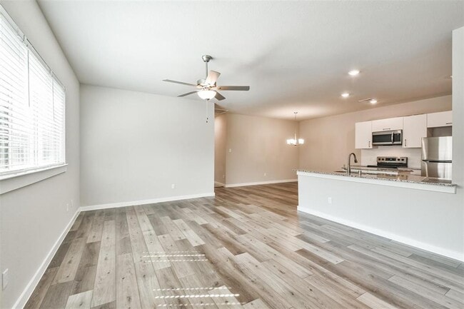 Building Photo - 25508 Starling Ln