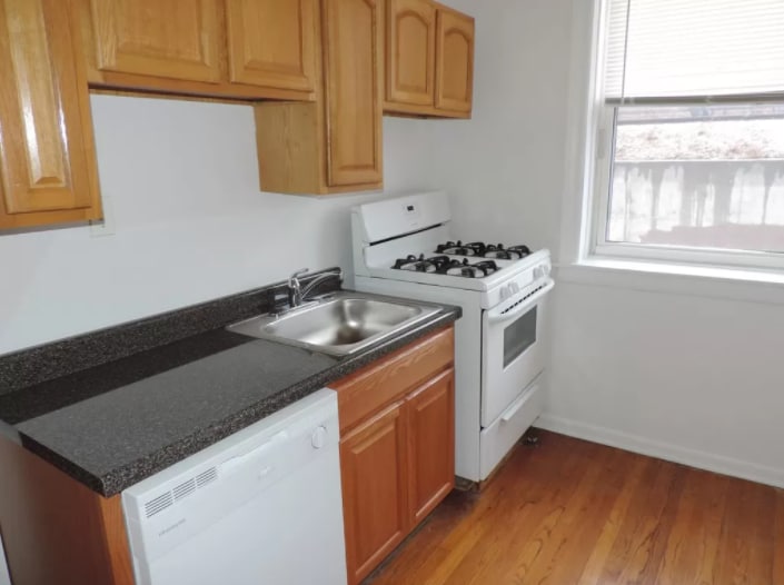 Building Photo - 1364 W Estes Ave