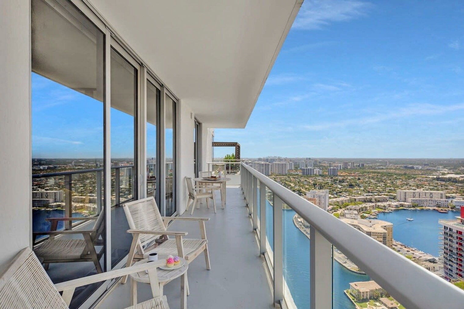 Building Photo - 4010 S Ocean Dr