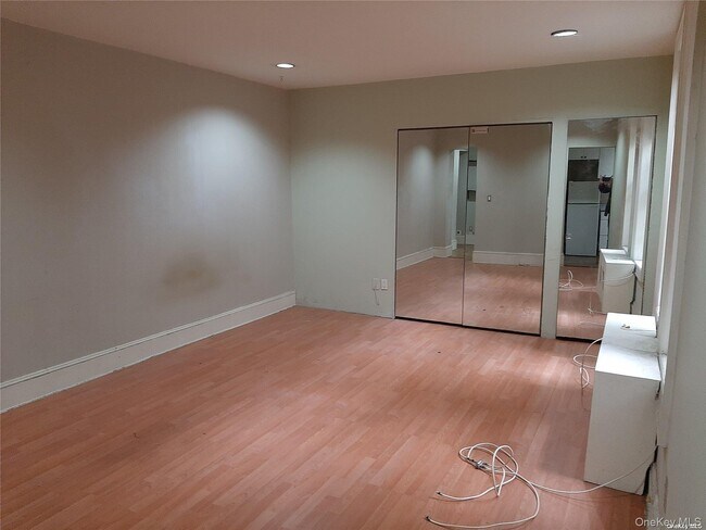 Building Photo - 1 Hillside Ave