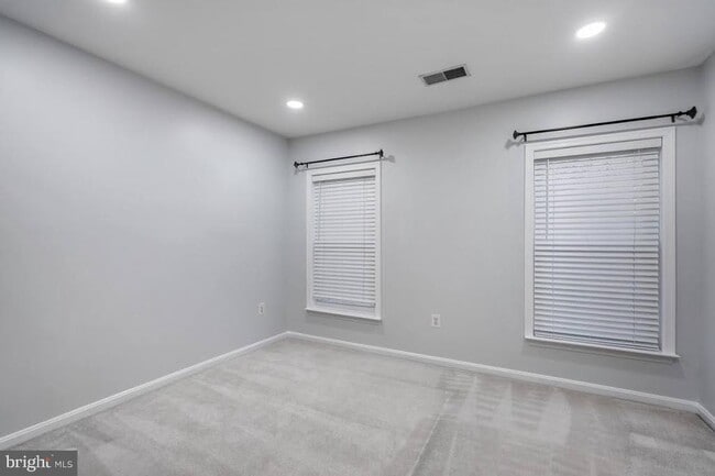 Building Photo - 8648 Royal Worcester Ln