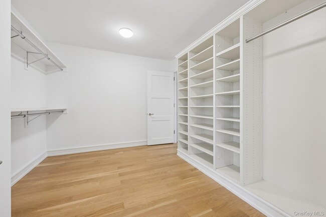 Building Photo - 1 Renaissance Square