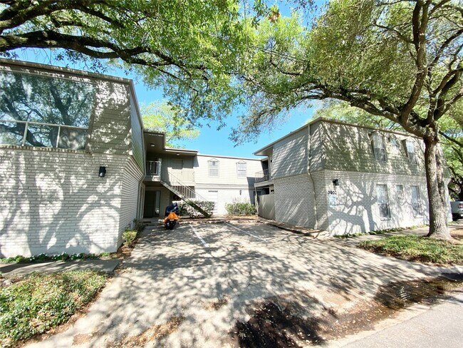 Building Photo - 3902 Mandell St