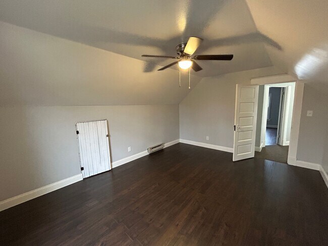 Building Photo - Cozy Duplex in Cheviot