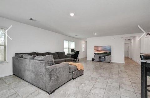 Building Photo - 6715 Hillsdale Creek Dr