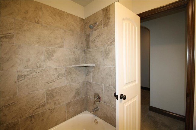 Building Photo - 13924 Northwood Village Dr