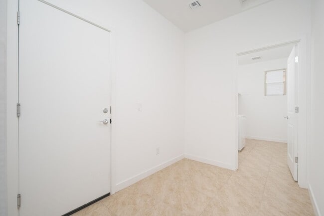 Building Photo - 14844 S 179th Ave