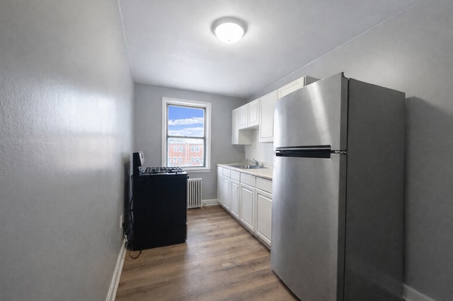 Building Photo - 2917 Cornwall Rd