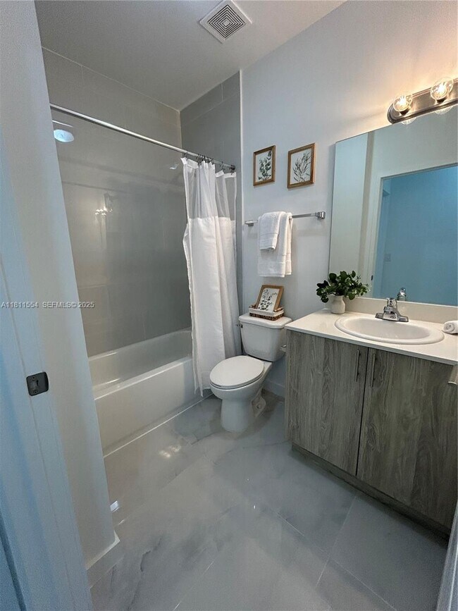 Building Photo - 1010 SW 69th Ave