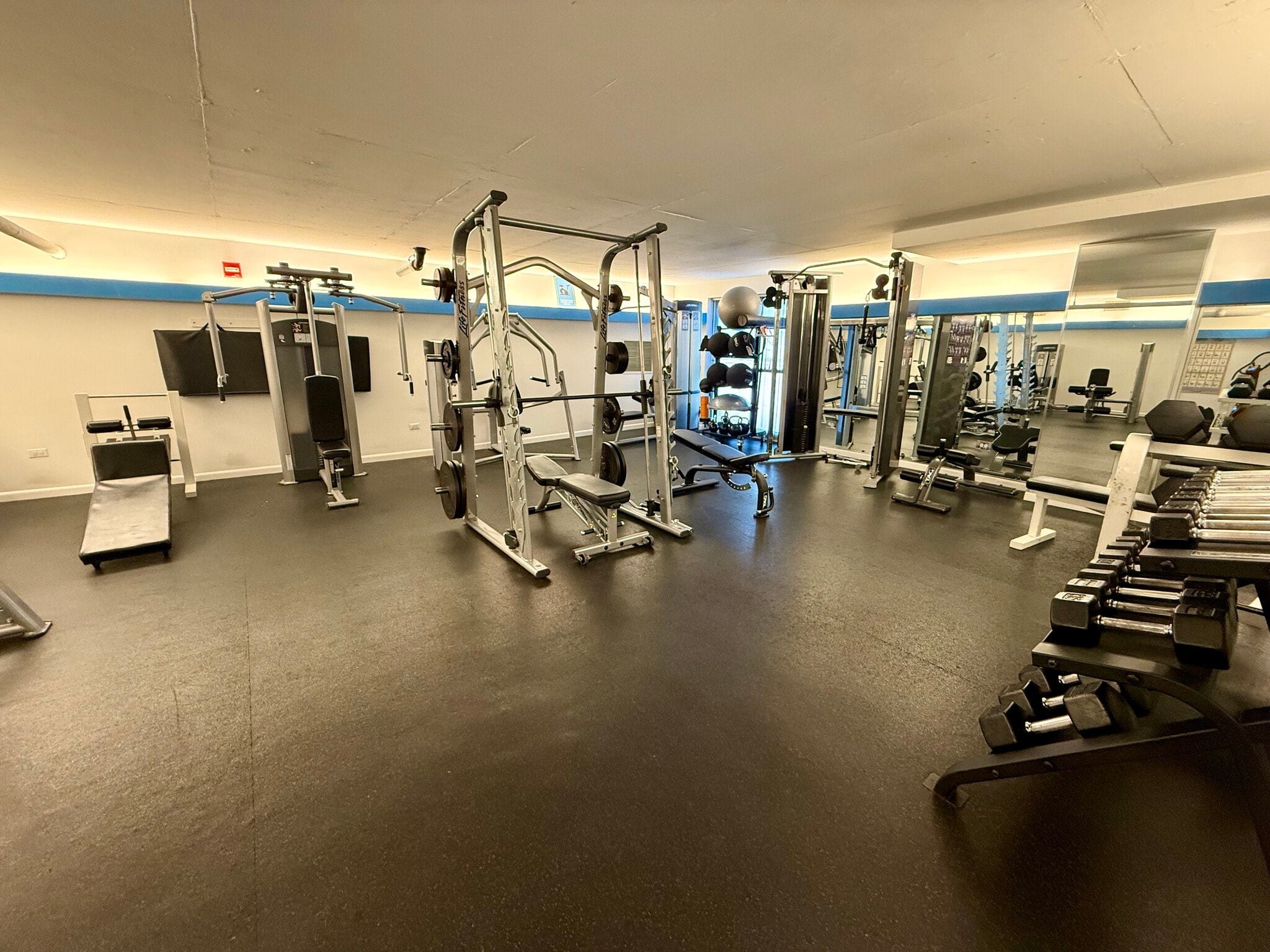 Building Photo - 2800 N Lake Shore Dr