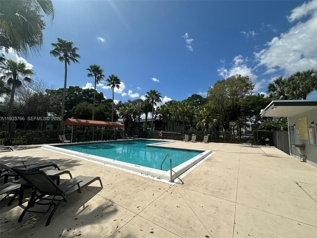 Building Photo - 16511 Blatt Blvd