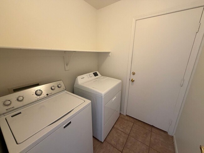 Building Photo - 6631 S 18th Ln