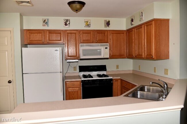 Building Photo - 2 br, 2.5 bath House - 658 Mallard Dr