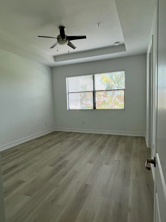 Building Photo - 1393 SW 115th Ave