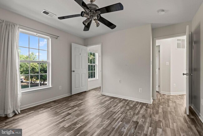 Building Photo - 2460 Five Fathom Cir