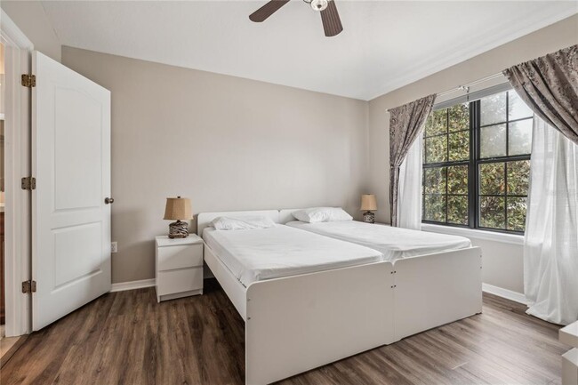 Building Photo - 5534 Kinglethill Dr