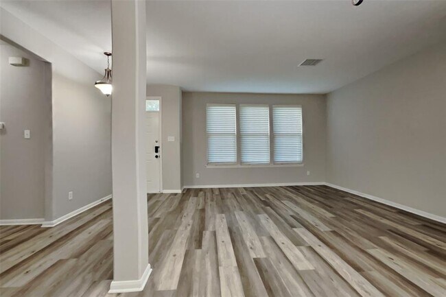 Building Photo - 4031 Echo Mountain Dr