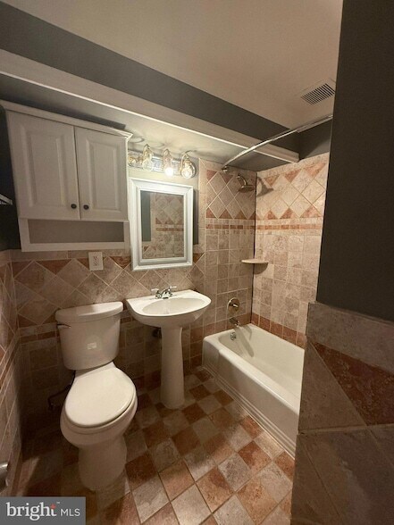 Building Photo - 3928 Stone Gate Dr